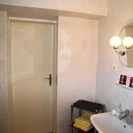 Ferienhaus Alice 10 Gehminuten Vom Strand Entfernt